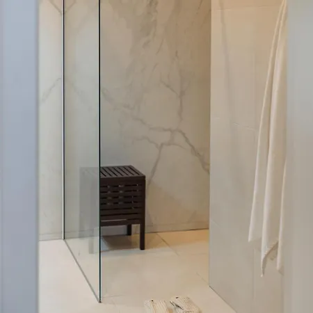 Explore Luxury Meets Comfort Apartment *